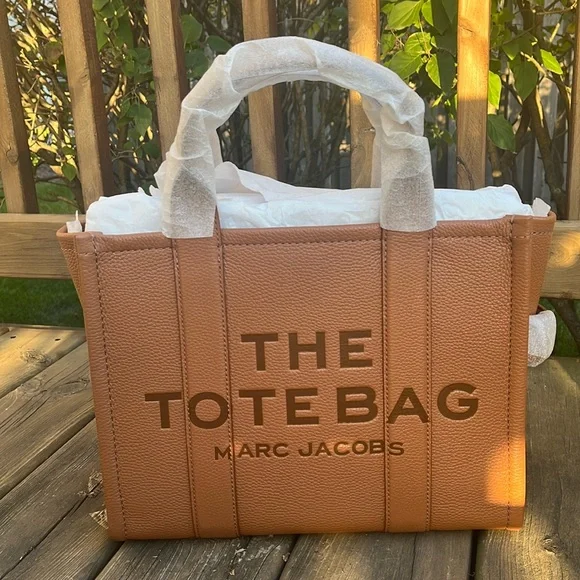 Marc Jacobs Tote Bag - Picture 1 of 12